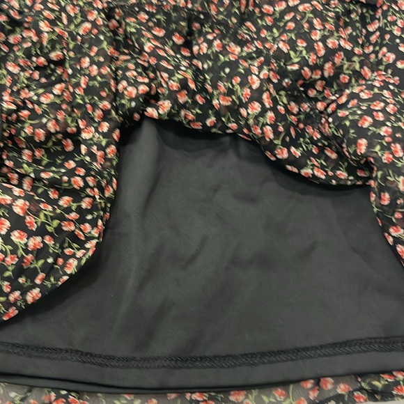 Sienna Sky Womens’ Black Floral Ruffled Skirt-Size Small - Picture 4 of 6